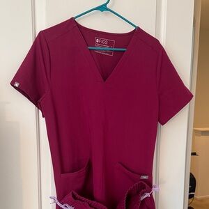 Figs Wine V-Neck Scrub set